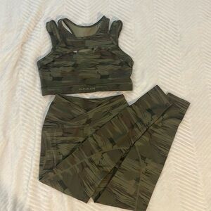 Alphalete Surfacepath Leggings and Keyhole Bra - Green Camo